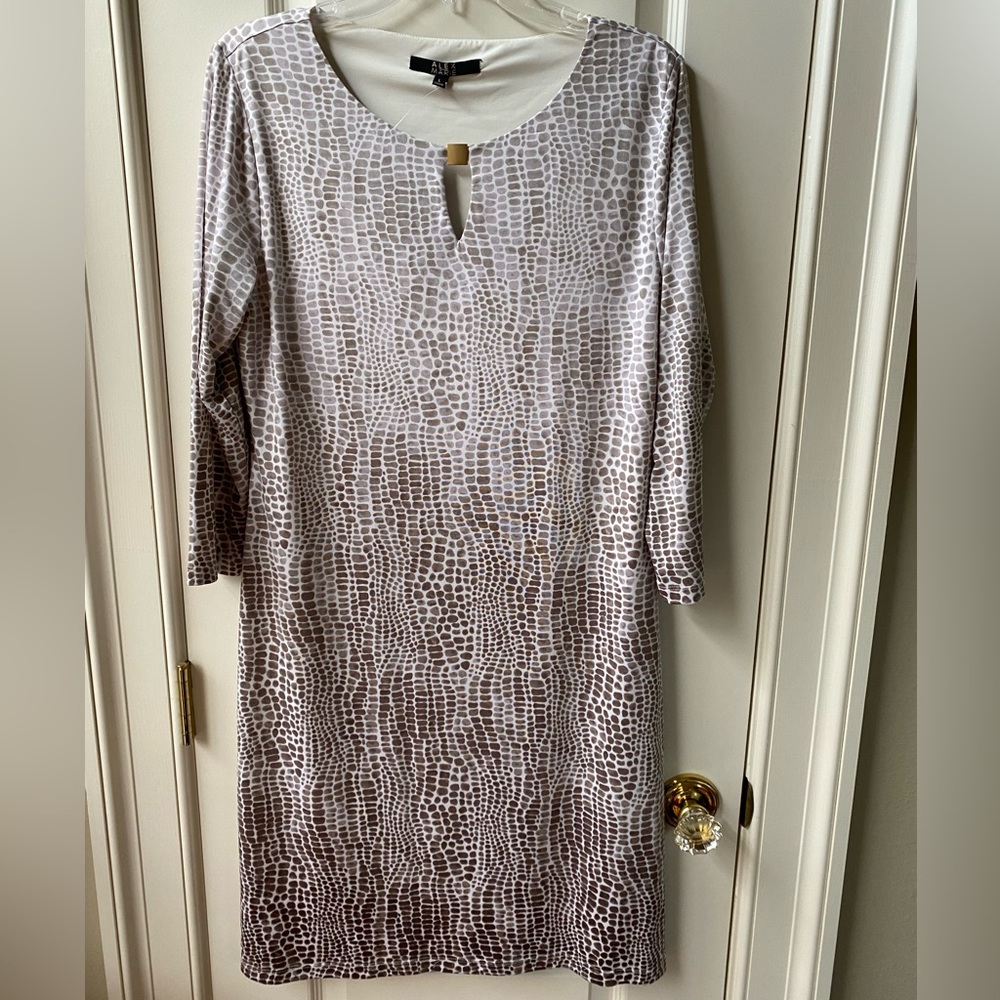 Ladies Giraffe Print Sheath Dress, Size L